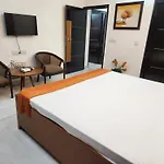 Spacious 2Bhk With Big Bedrooms And Kitchen 7
