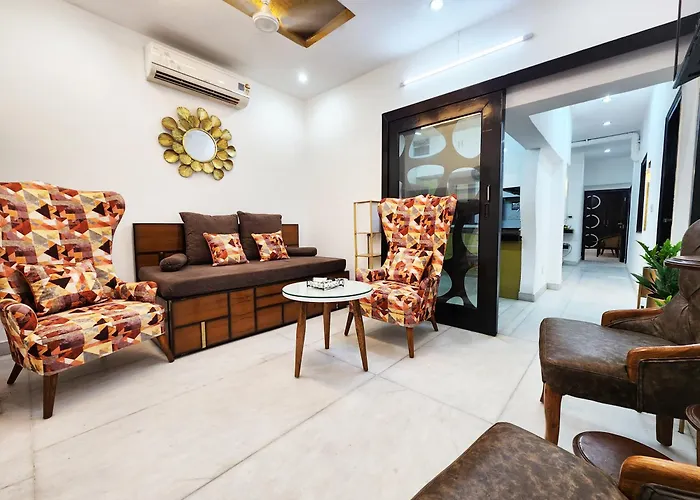 Spacious 2Bhk With Big Bedrooms And Kitchen 7