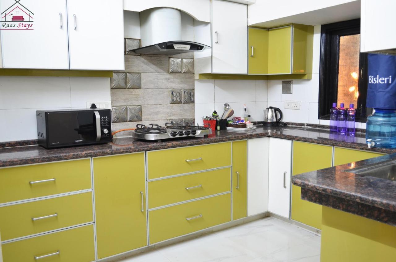 Spacious 2bhk With Big Bedrooms And Kitchen 7 * New Delhi